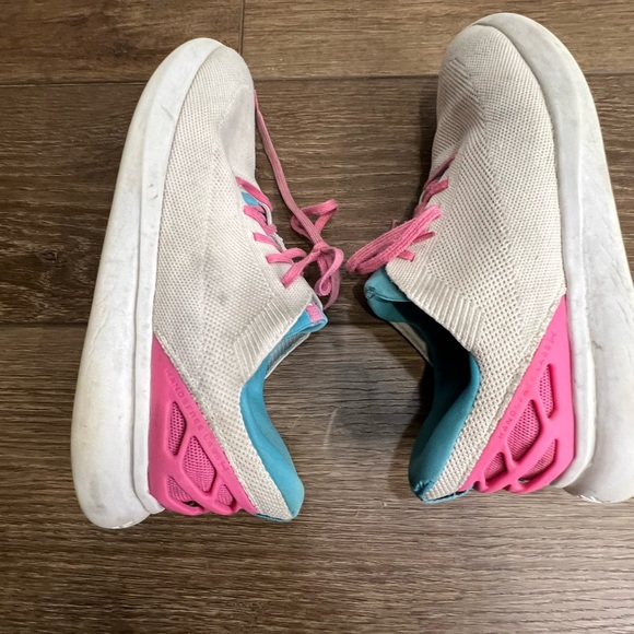 Youth Kizik Athens size 6.5 - Picture 5 of 7